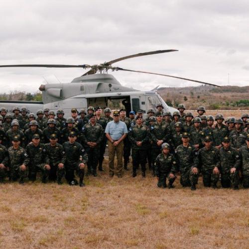 Graduación de nuevos paracaidistas y maestros de salto